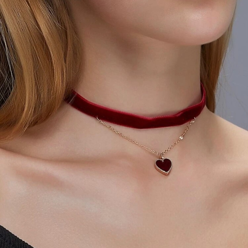 Velvet Heart Charm Layered Choker Necklace (red)